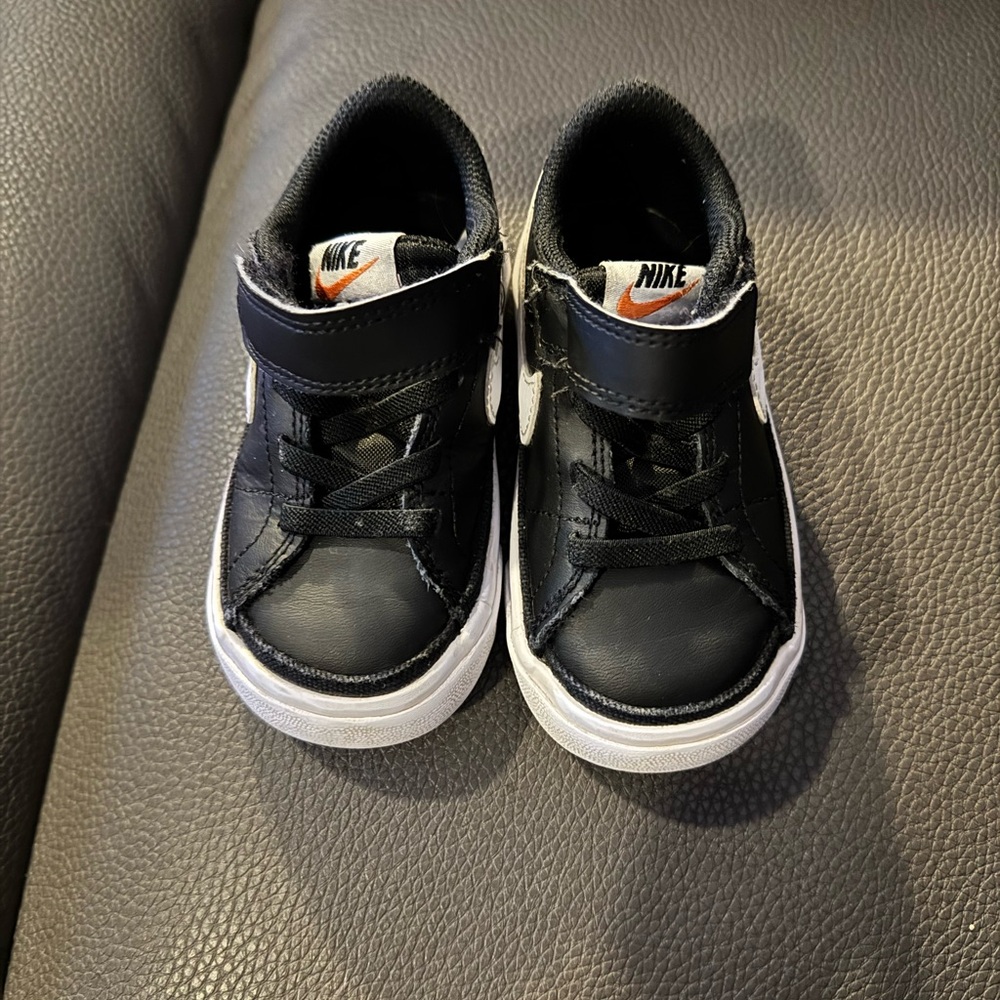 Nike Kids Black and White Velcro Sneakers